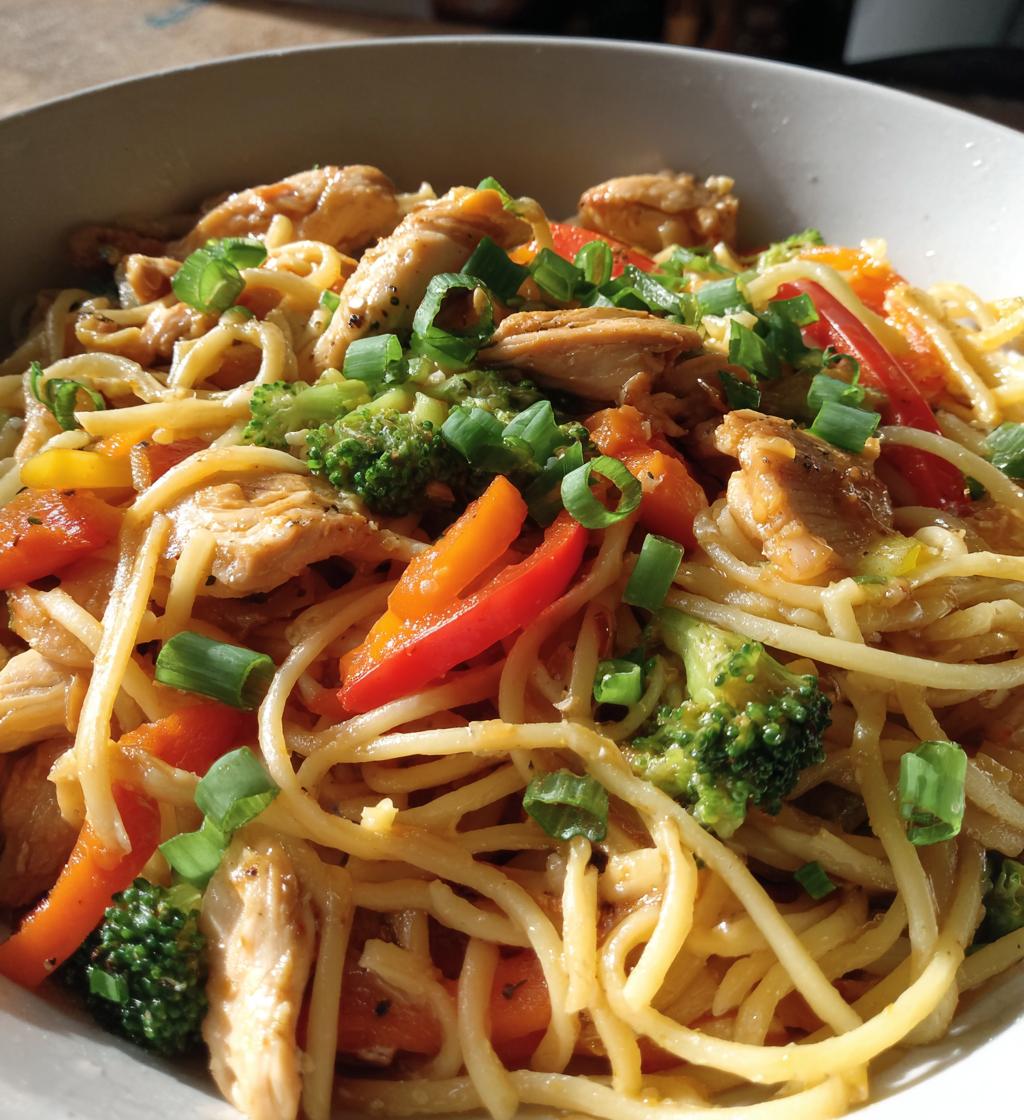 chicken spaghetti lo mein - detail 1