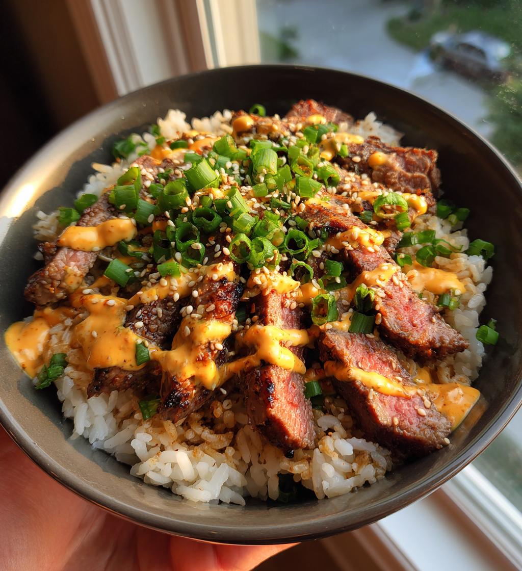 korean bbq steak rice bowls with spicy cream sauce - detail 1