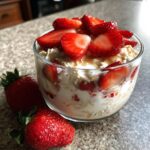 strawberry overnight oats