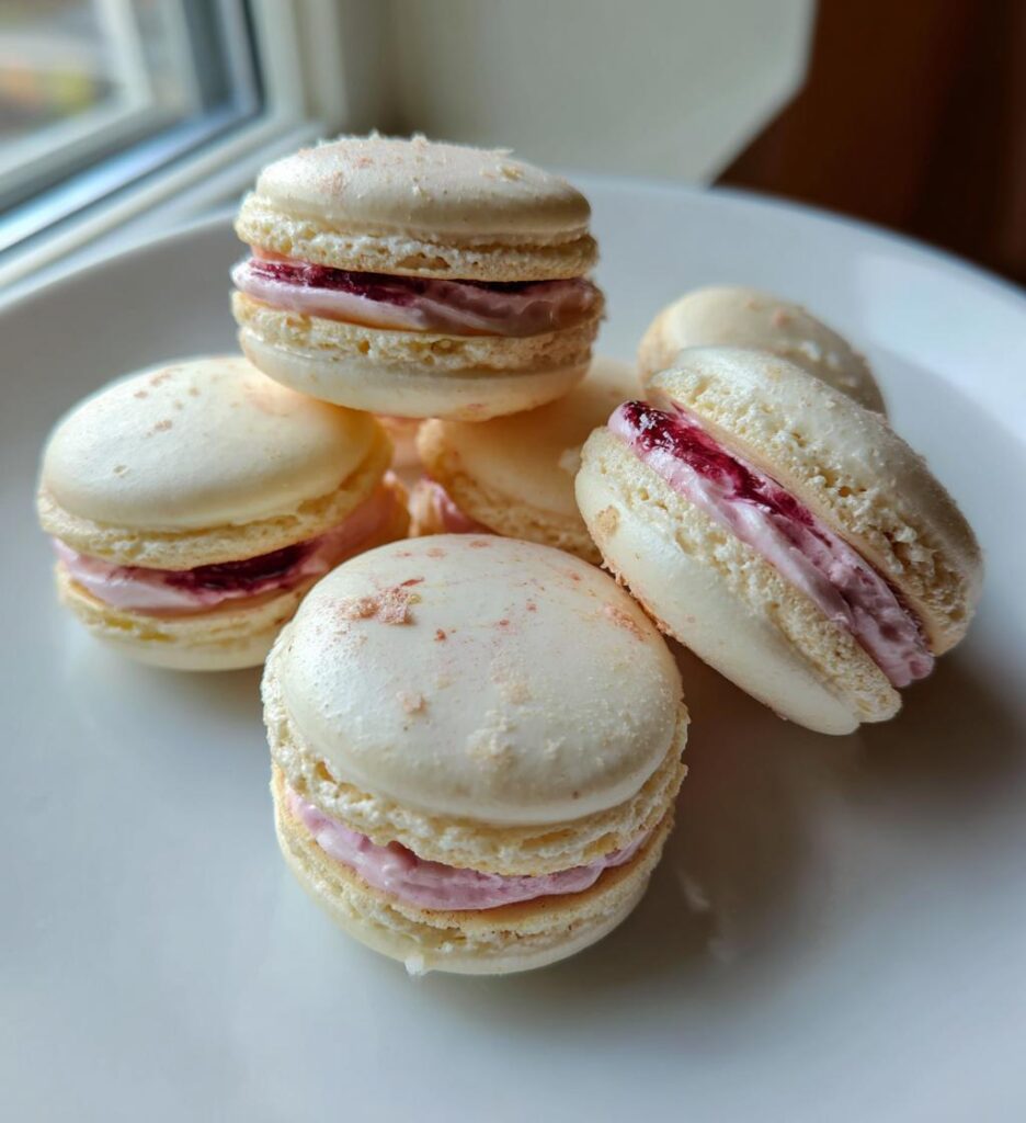 berry bliss macarons