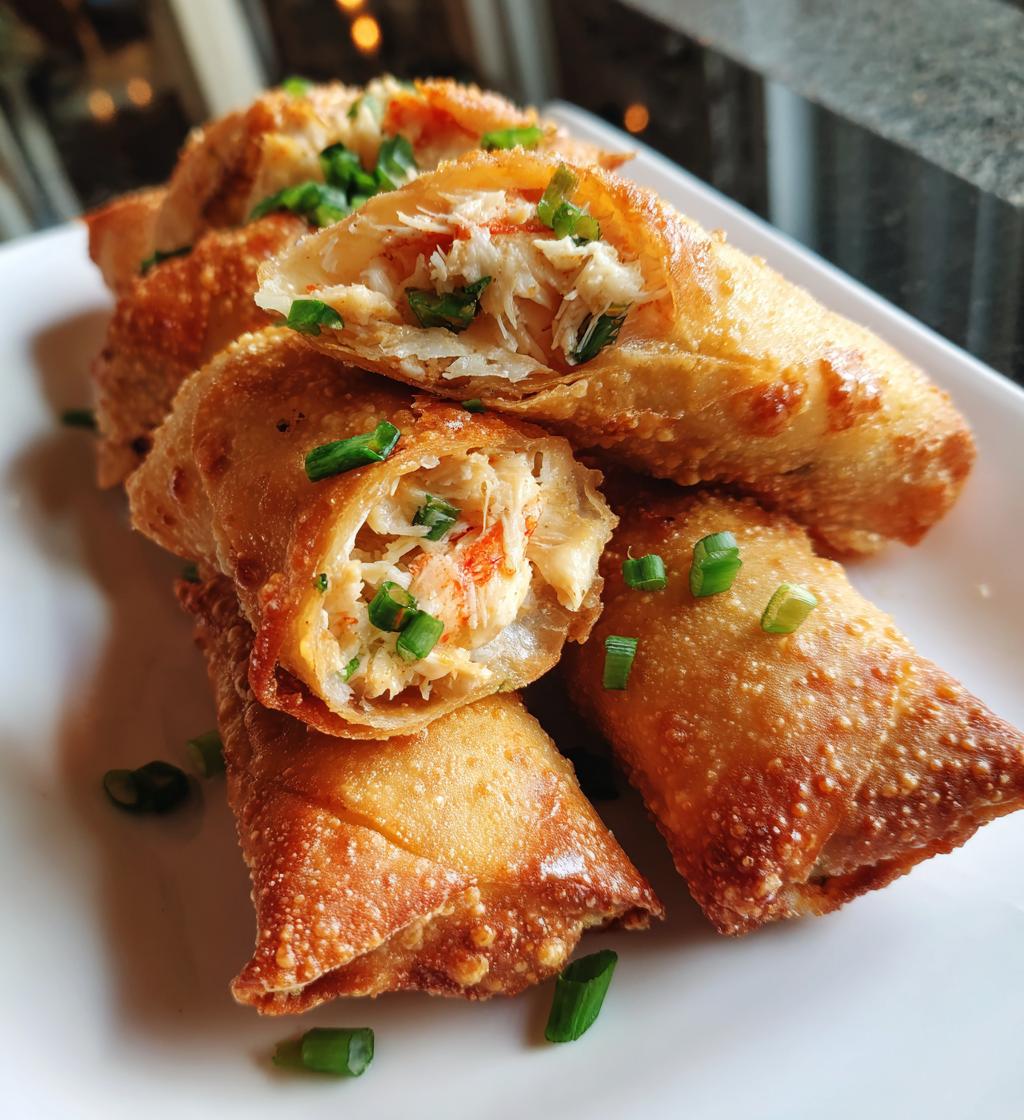crab rangoon egg rolls - detail 1