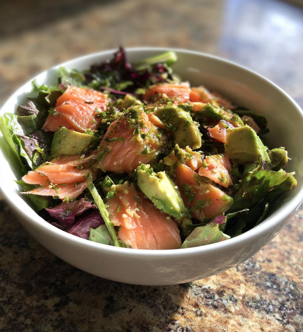salmon avocado salad - detail 1