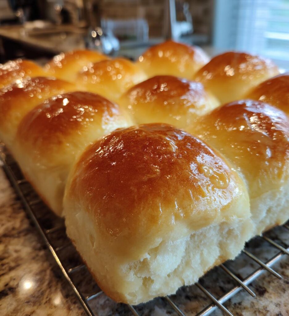 1 hour soft and buttery dinner rolls