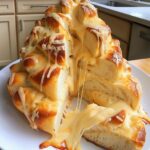 Cheesy Pull-Apart Christmas Tree Bread