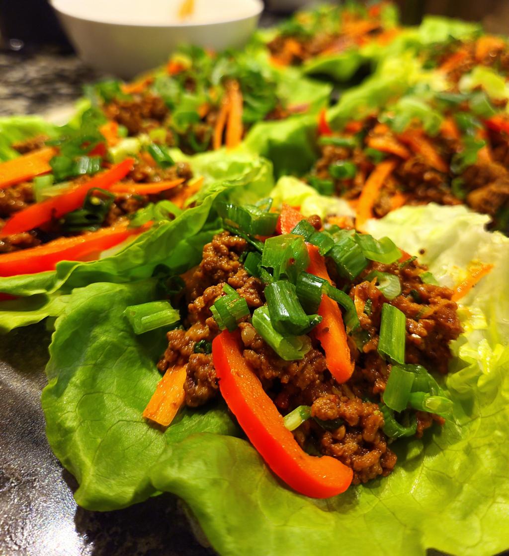 asian style ground beef lettuce wraps - detail 1