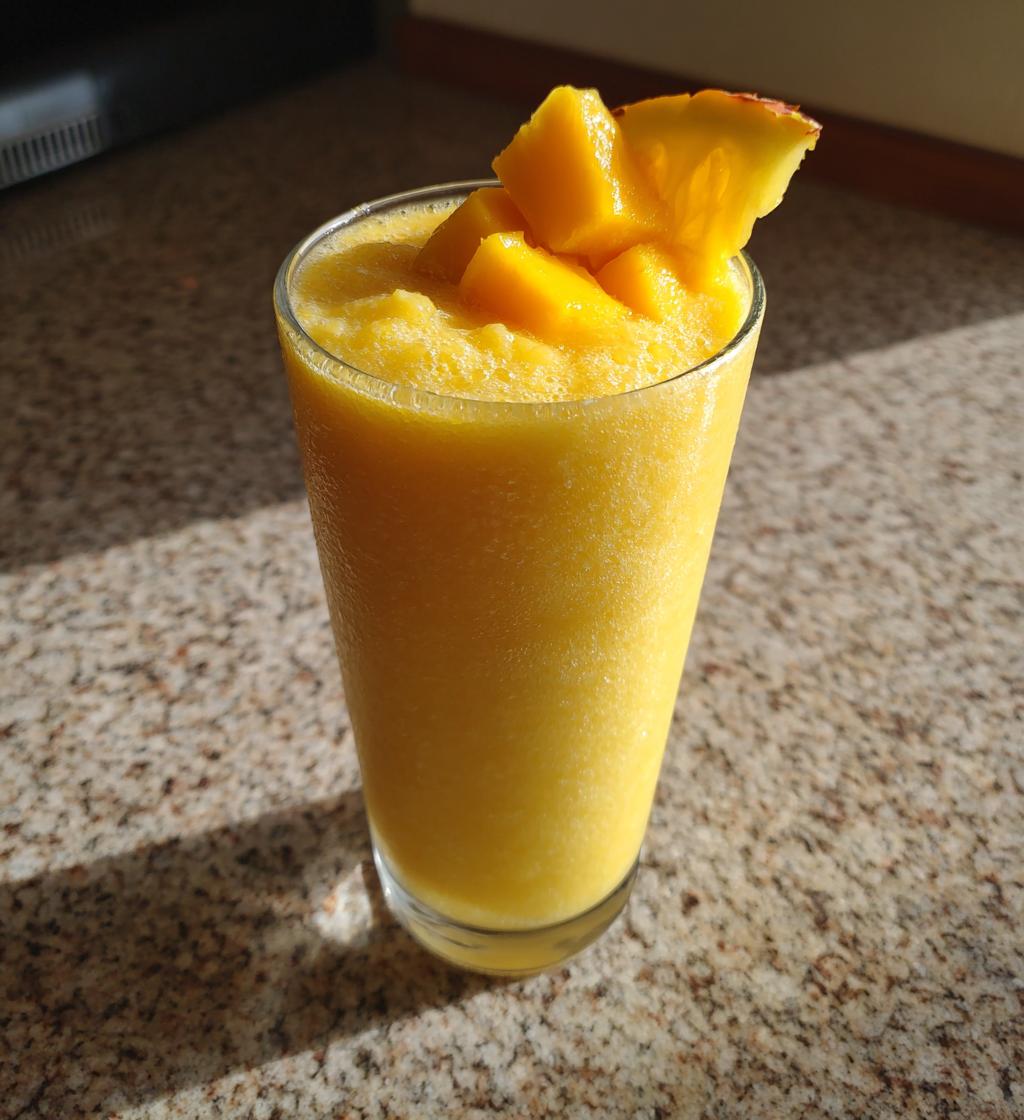 mango pineapple smoothie