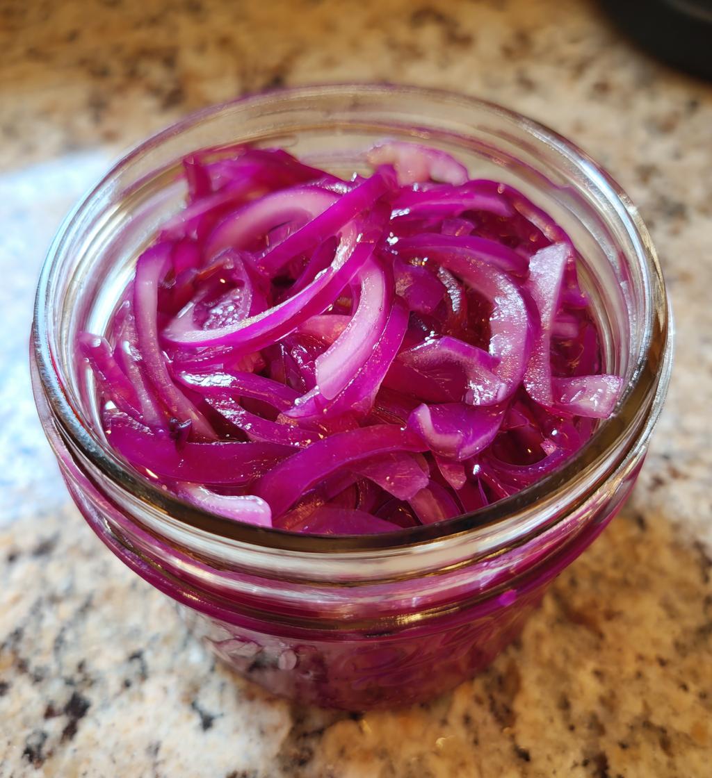pickled red onions - detail 1