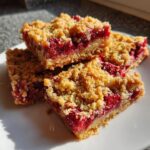 raspberry oatmeal crumble bars