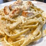 Healthy Chicken Alfredo (Cauliflower Sauce)