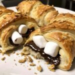 S'mores Crescent Rolls (Easy 4-ingredient Recipe!)